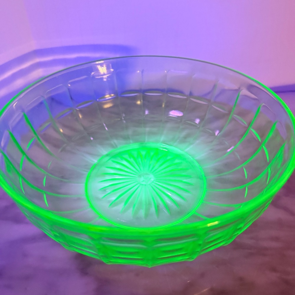 VTG 7.75 Inch Hazel-Atlas Block Optic Green Uranium Depression Glass Bowl 30s